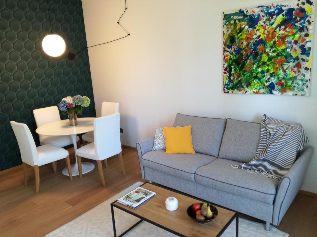 Suite 51 Appartamento Con Terrazzo A 50 Mt Dal Lago - Private Parking (Adults Only) 아로나 외부 사진