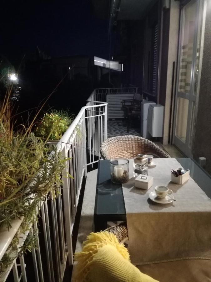 Suite 51 Appartamento Con Terrazzo A 50 Mt Dal Lago - Private Parking (Adults Only) 아로나 외부 사진