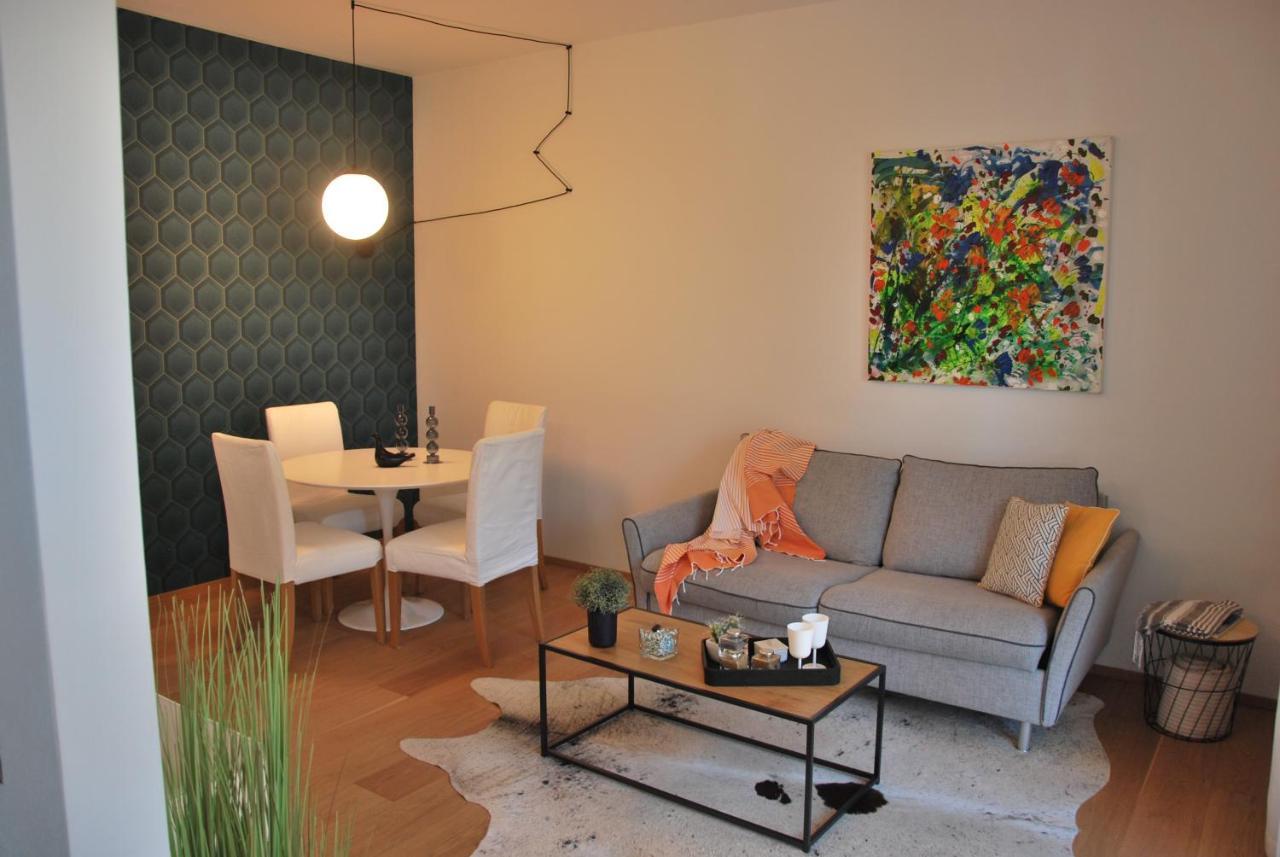 Suite 51 Appartamento Con Terrazzo A 50 Mt Dal Lago - Private Parking (Adults Only) 아로나 외부 사진