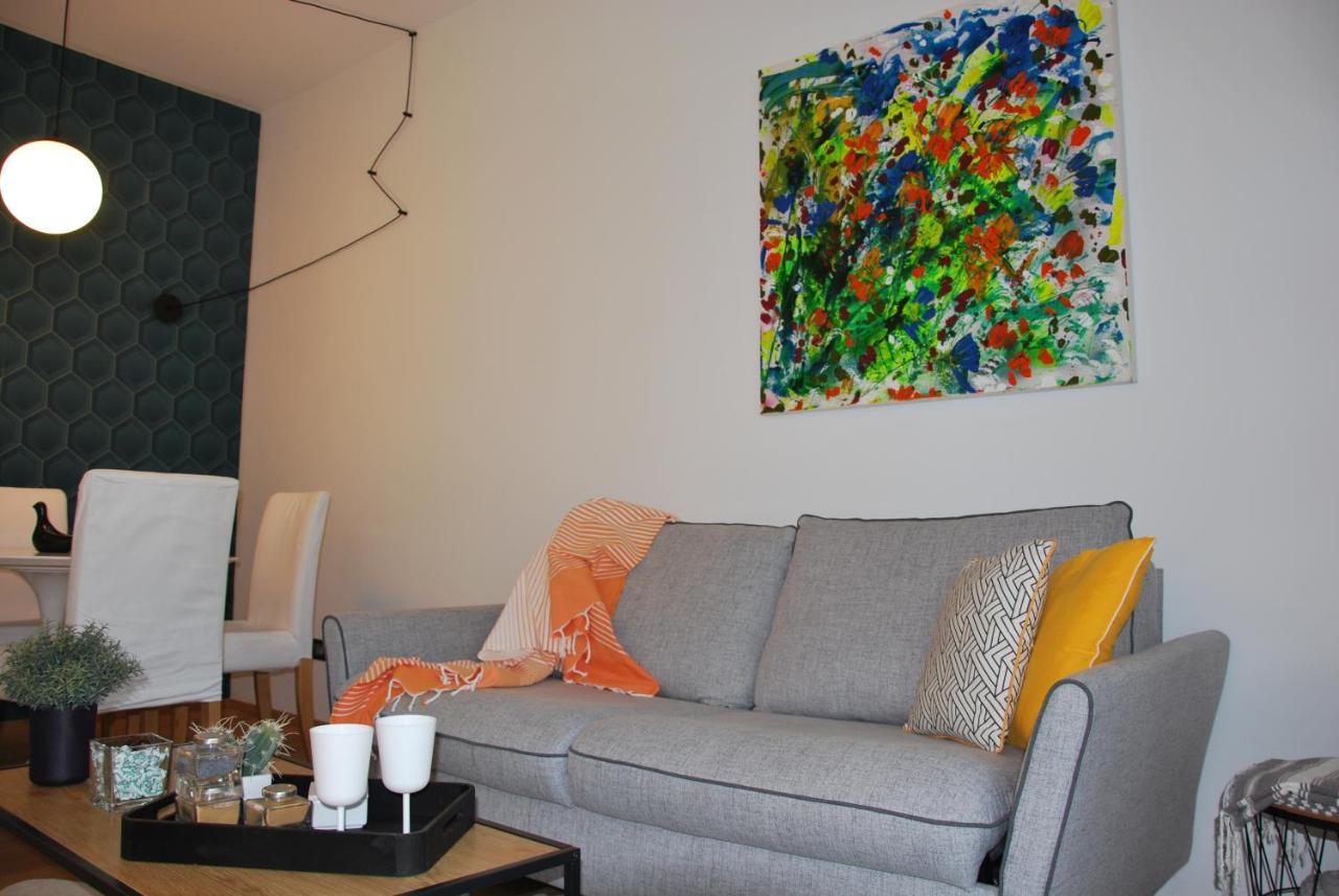 Suite 51 Appartamento Con Terrazzo A 50 Mt Dal Lago - Private Parking (Adults Only) 아로나 외부 사진