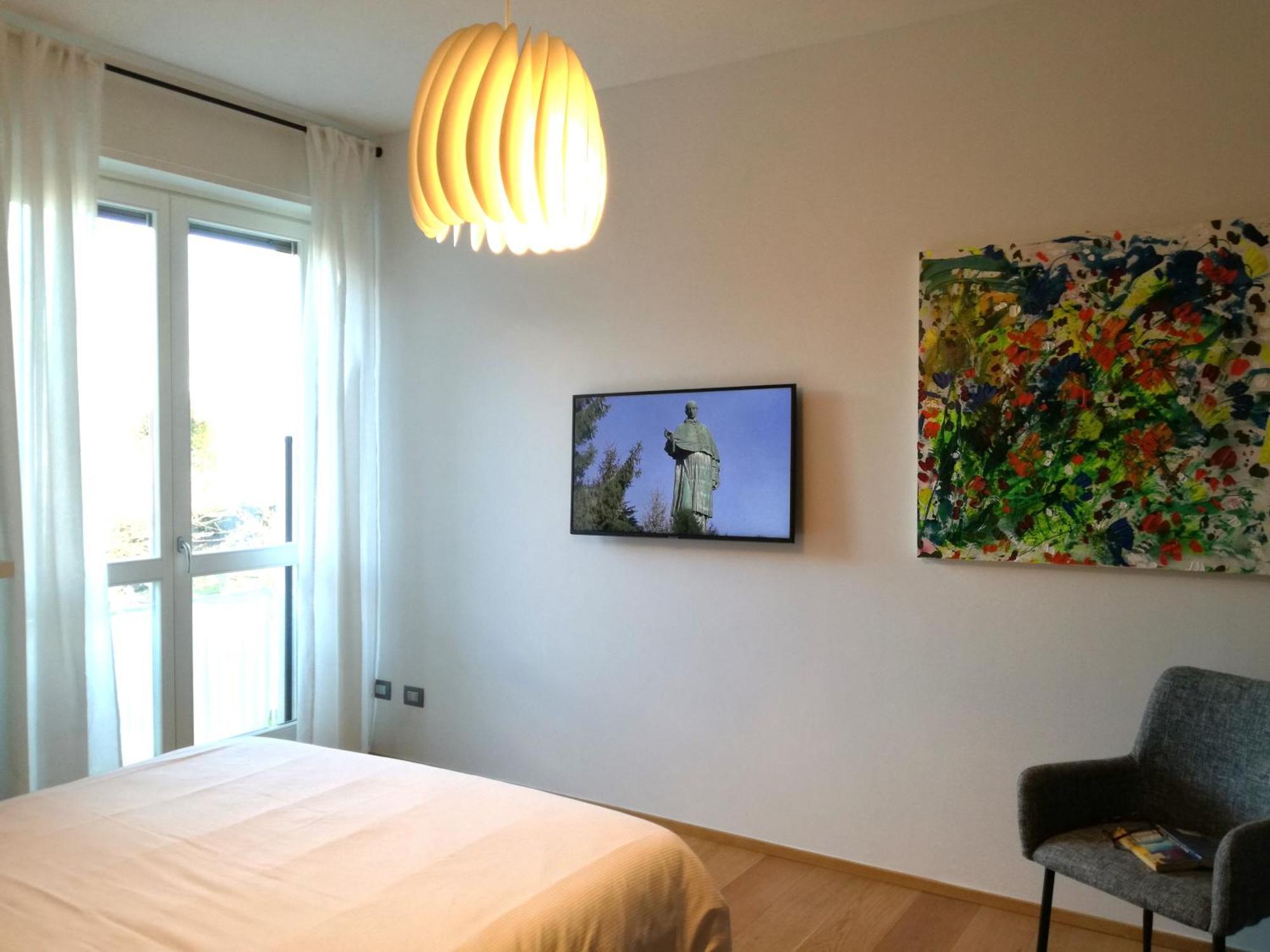 Suite 51 Appartamento Con Terrazzo A 50 Mt Dal Lago - Private Parking (Adults Only) 아로나 외부 사진
