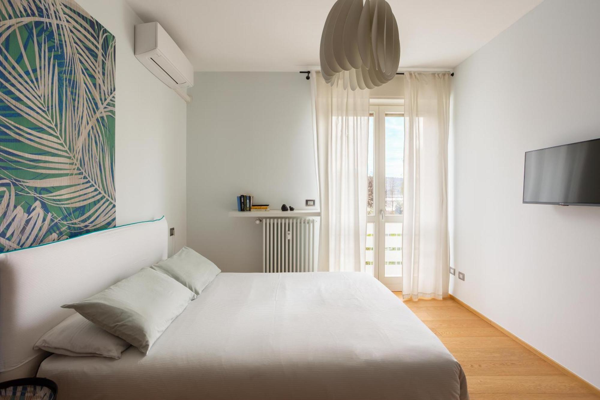 Suite 51 Appartamento Con Terrazzo A 50 Mt Dal Lago - Private Parking (Adults Only) 아로나 외부 사진