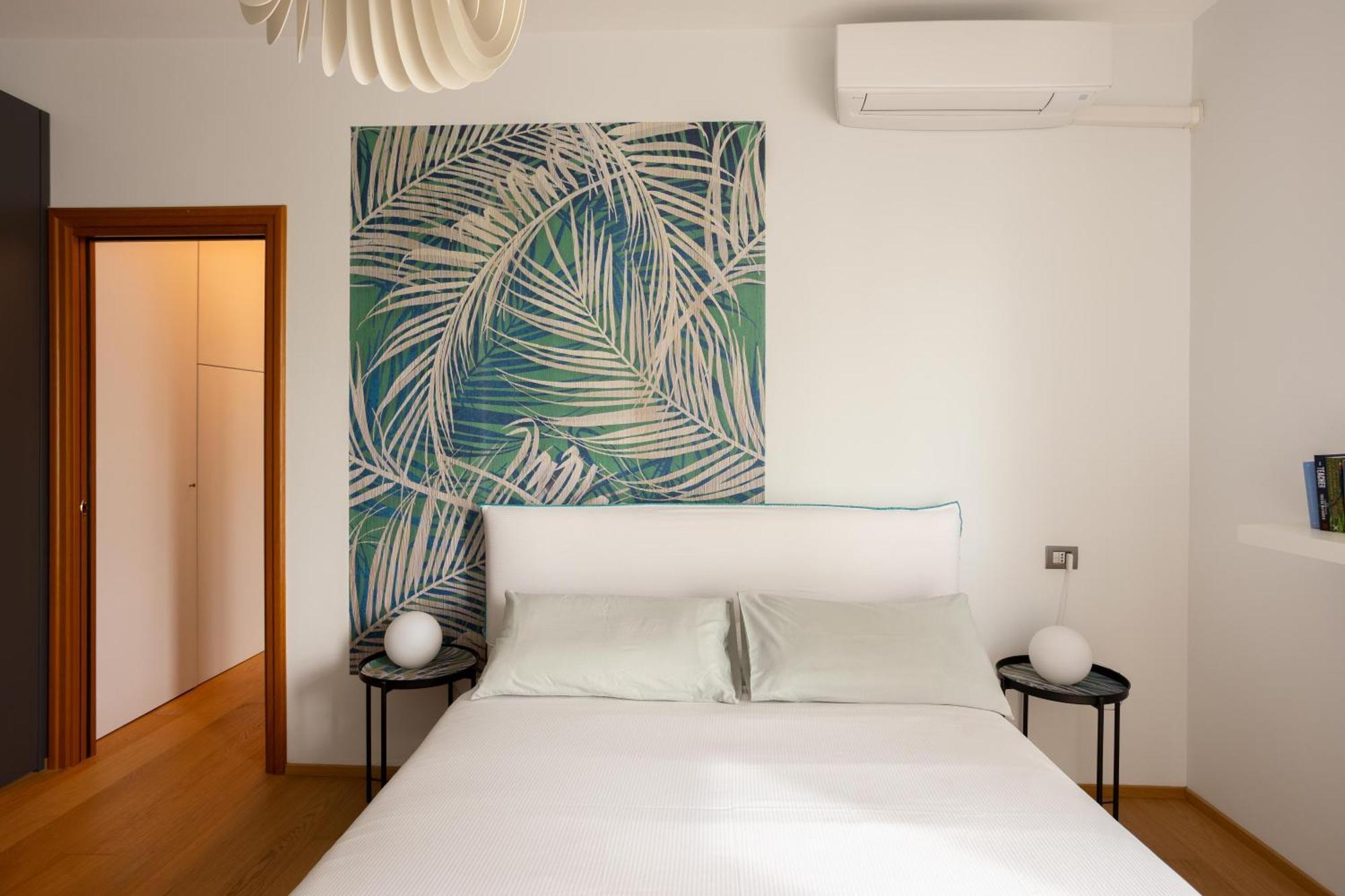 Suite 51 Appartamento Con Terrazzo A 50 Mt Dal Lago - Private Parking (Adults Only) 아로나 외부 사진