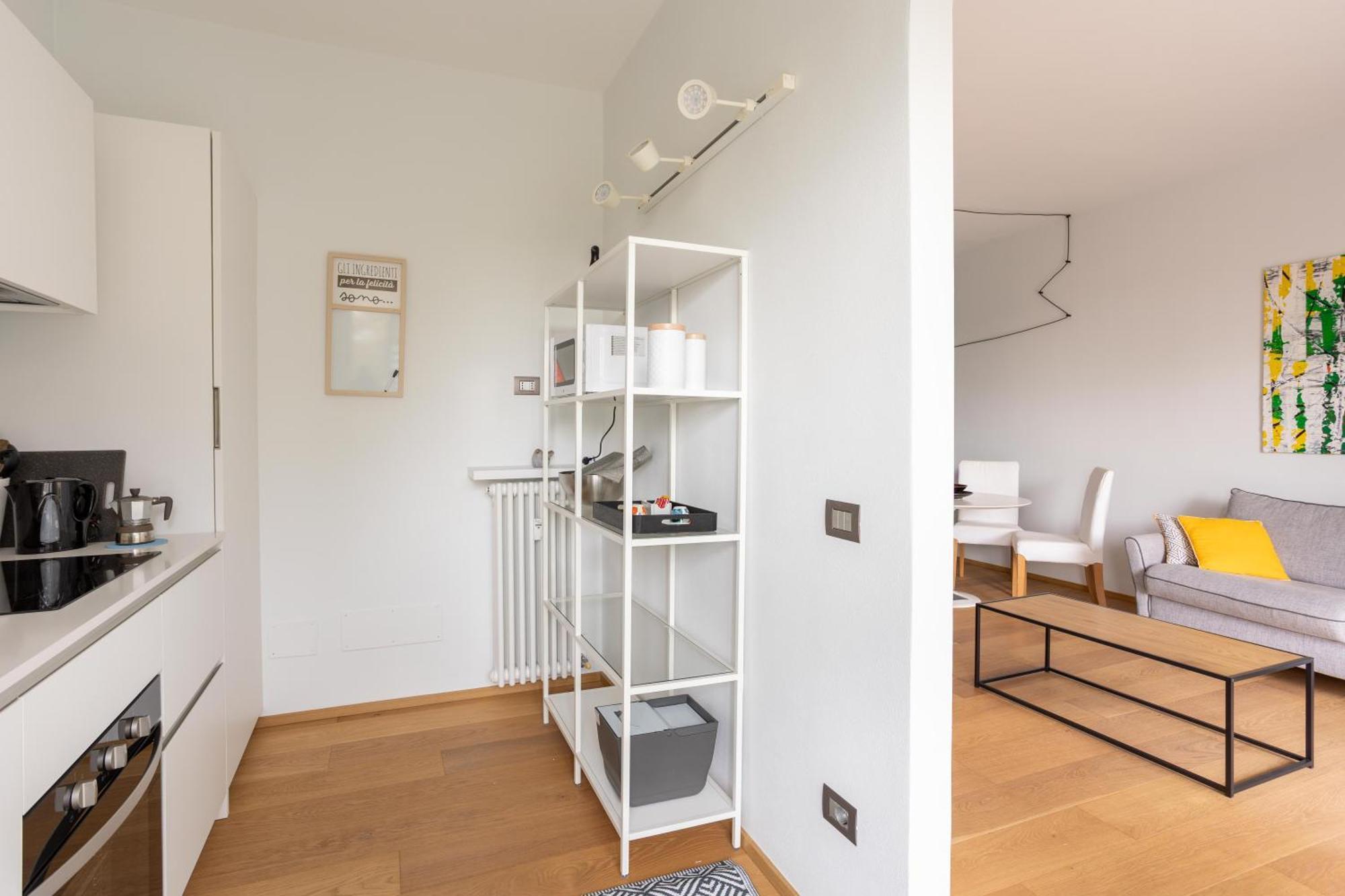 Suite 51 Appartamento Con Terrazzo A 50 Mt Dal Lago - Private Parking (Adults Only) 아로나 외부 사진