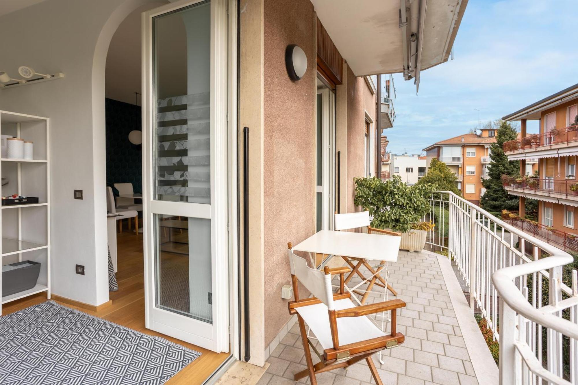 Suite 51 Appartamento Con Terrazzo A 50 Mt Dal Lago - Private Parking (Adults Only) 아로나 외부 사진