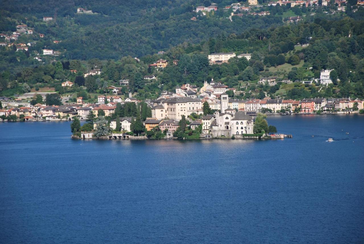 Suite 51 Appartamento Con Terrazzo A 50 Mt Dal Lago - Private Parking (Adults Only) 아로나 외부 사진