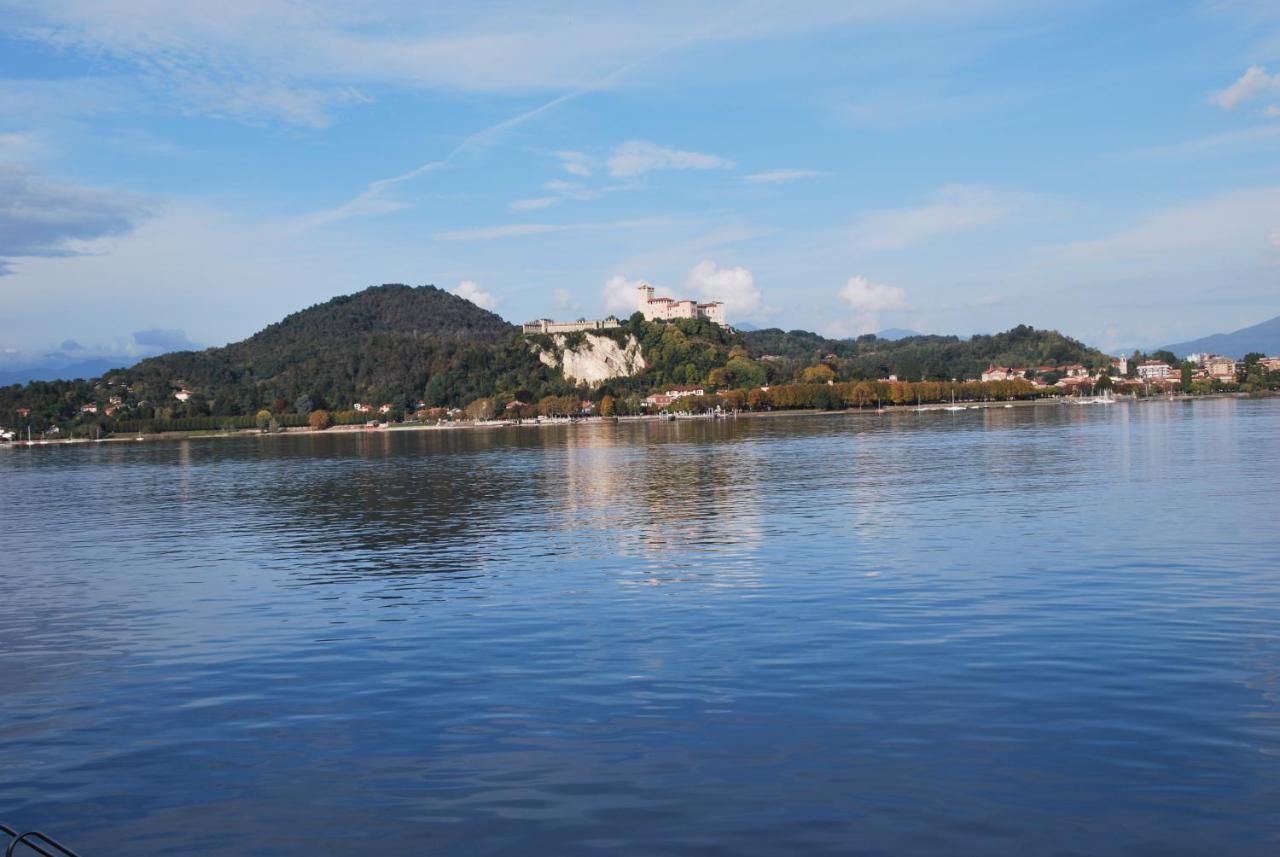Suite 51 Appartamento Con Terrazzo A 50 Mt Dal Lago - Private Parking (Adults Only) 아로나 외부 사진